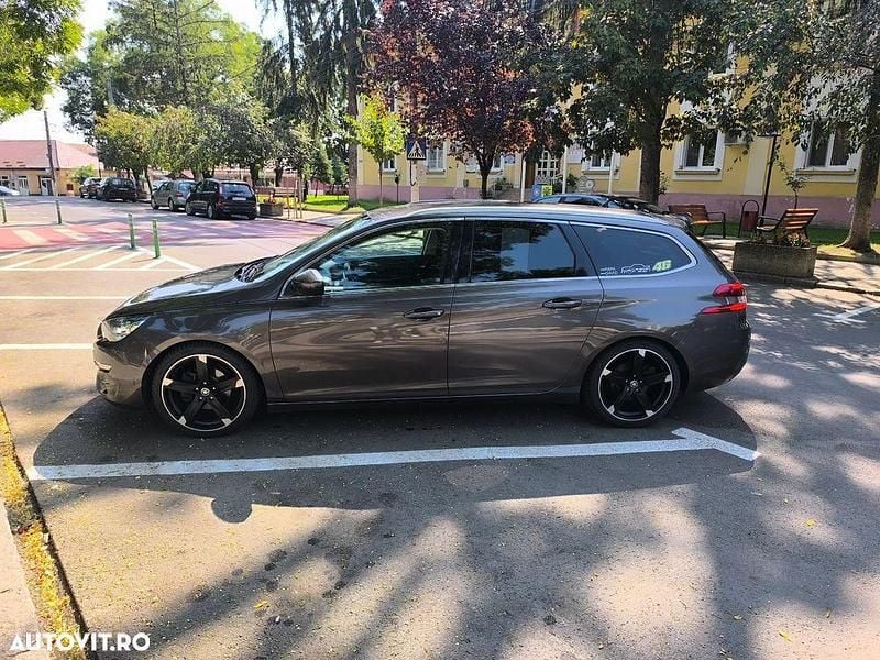 Maro Utilizat 2015 Peugeot 308 Active Break | 5.290 EUR (Preț OK) - Imagine 1/4
