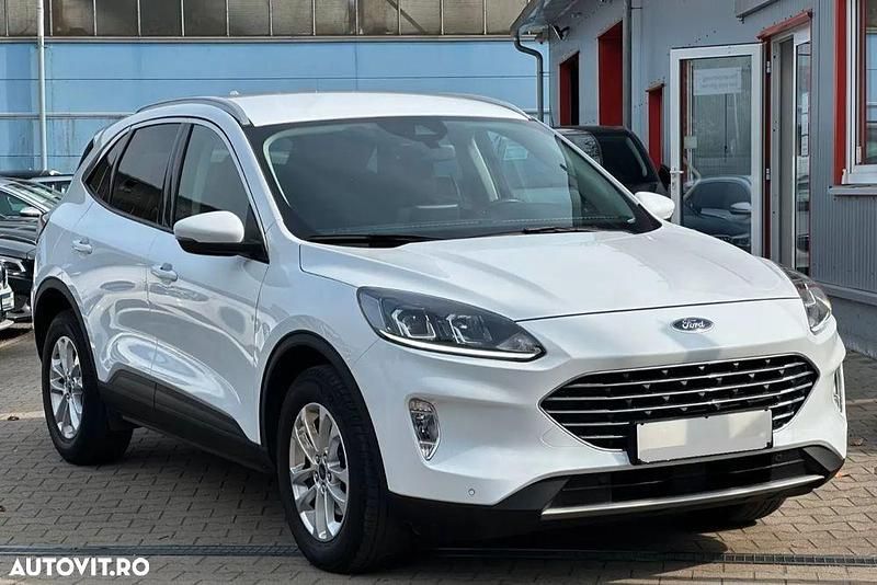 Second-hand Ford Kuga Titanium 150 CP (110 kW) 2021 Culoarealb SUV