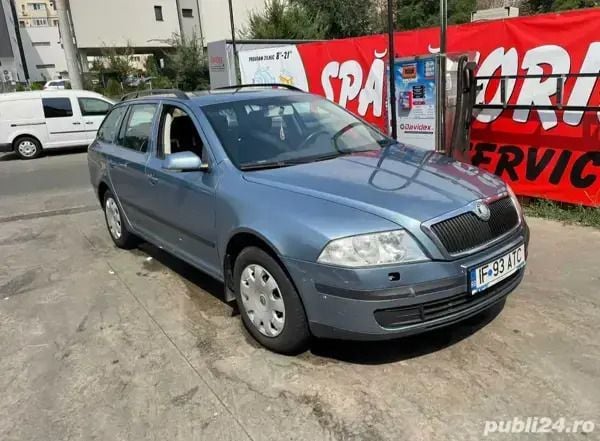Albastru Utilizat 2008 Skoda Octavia Break | 2.700 EUR (Preț bun) - Imagine 1/3