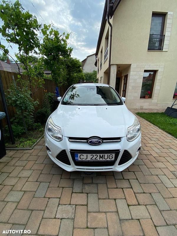 Culoarealb Utilizat 2014 Ford Focus Titanium Break | 5.450 EUR (Preț OK) - Imagine 1/4
