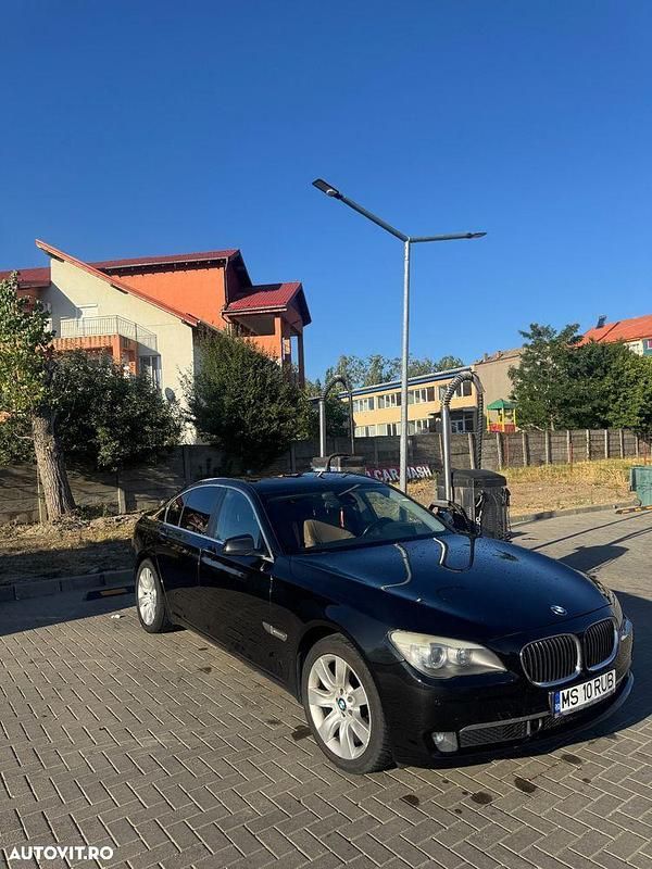 Negru Utilizat 2010 BMW 730 Berlinǎ | 11.600 EUR (Preț OK) - Imagine 1/4