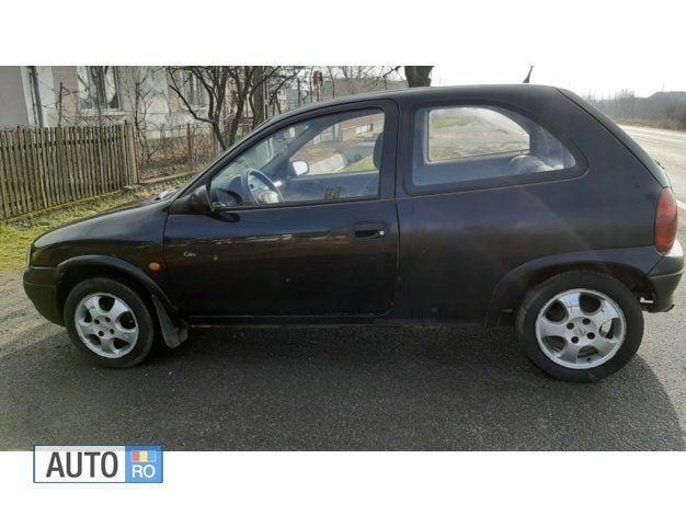 Second-hand Opel Corsa 45 CP (33 kW) 1998 Negru Hatchback