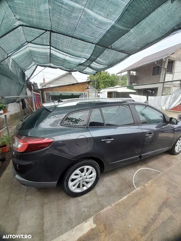 Gri Utilizat 2014 Renault Mégane GrandTour Break | 5.700 EUR (Preț OK) - Imagine 1/4