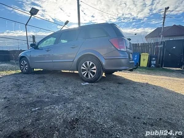 Second-hand Opel Astra 100 CP (73 kW) 2005 Gri