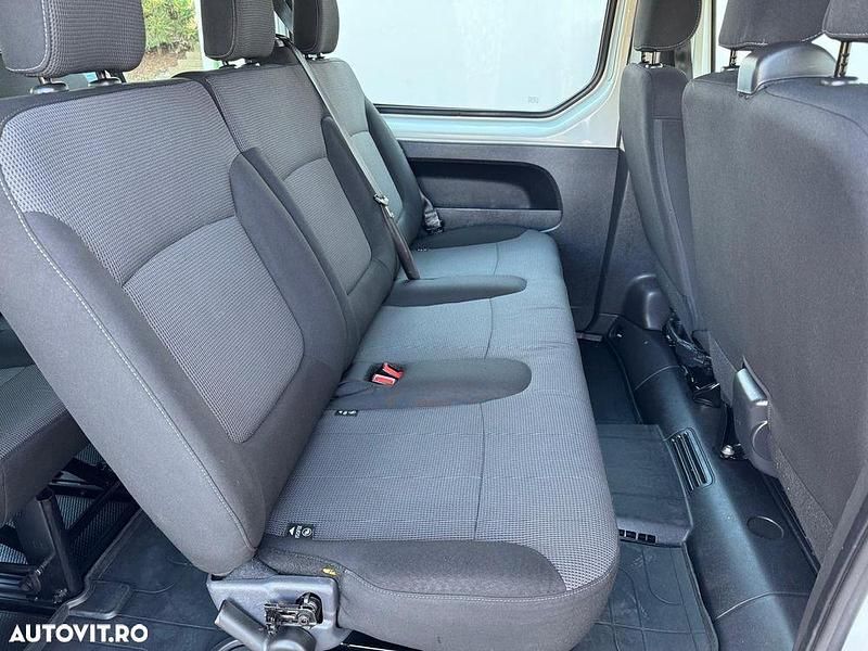 Second-hand Renault Trafic Authentique 120 CP (88 kW) 2020 Culoarealb Monovolum