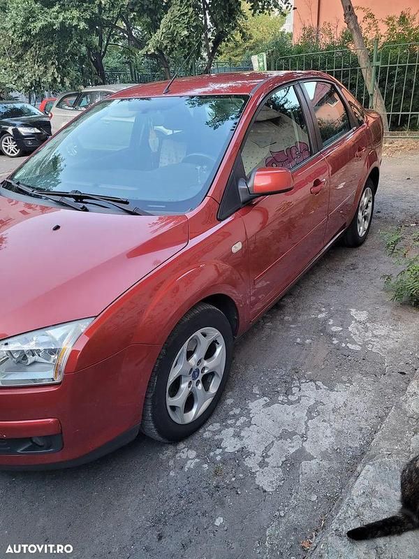 Second-hand Ford Focus Trend 115 CP (84 kW) 2007 Culoarerosu Berlinǎ
