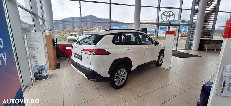 Nouă Toyota Corolla Cross 140 CP (102 kW) 2025 Culoarealb SUV