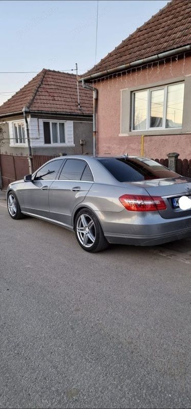 Second-hand Mercedes 220 170 CP (125 kW) 2011 Berlinǎ