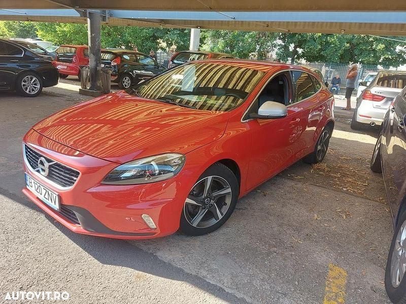 Culoarerosu Utilizat 2016 Volvo V40 R-Design Break | 8.100 EUR (Preț bun) - Imagine 1/4
