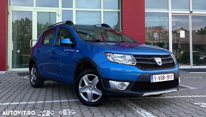 Albastru Utilizat 2014 Dacia Sandero Stepway Hatchback | 4.699 EUR (Preț OK) - Imagine 1/4