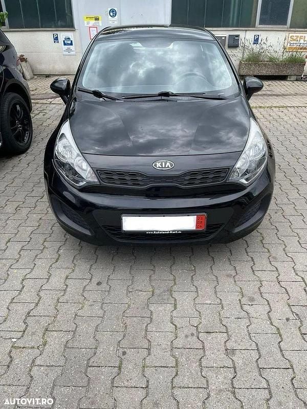 Culoarenegru Utilizat 2012 Kia Rio | 5.600 EUR (Preț OK) - Imagine 1/2