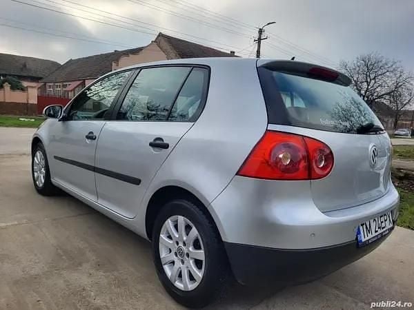 Utilizat 2005 VW Golf V Hatchback | 2.150 EUR (Preț OK) - Imagine 1/4