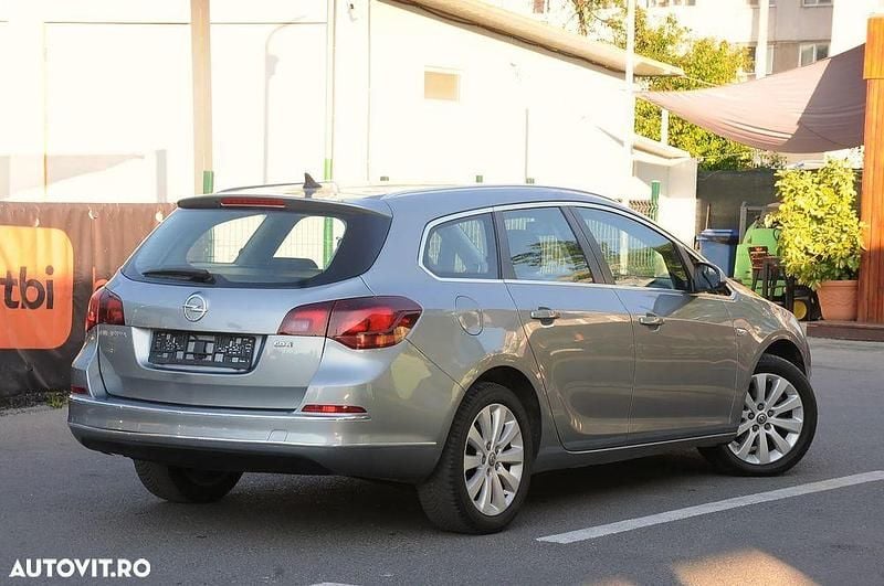 Second-hand Opel Astra Edition 110 CP (80 kW) 2015 Culoaregri Break