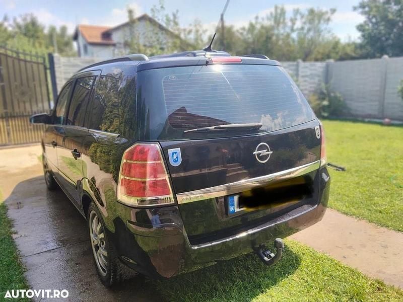 Culoarenegru Utilizat 2005 Opel Zafira Monovolum | 2.200 EUR (Preț bun) - Imagine 1/4