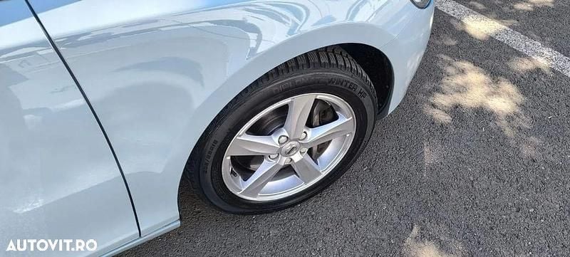 Culoarealbastru Utilizat 2017 Volvo V40 Break | 10.999 EUR (Preț OK) - Imagine 1/1
