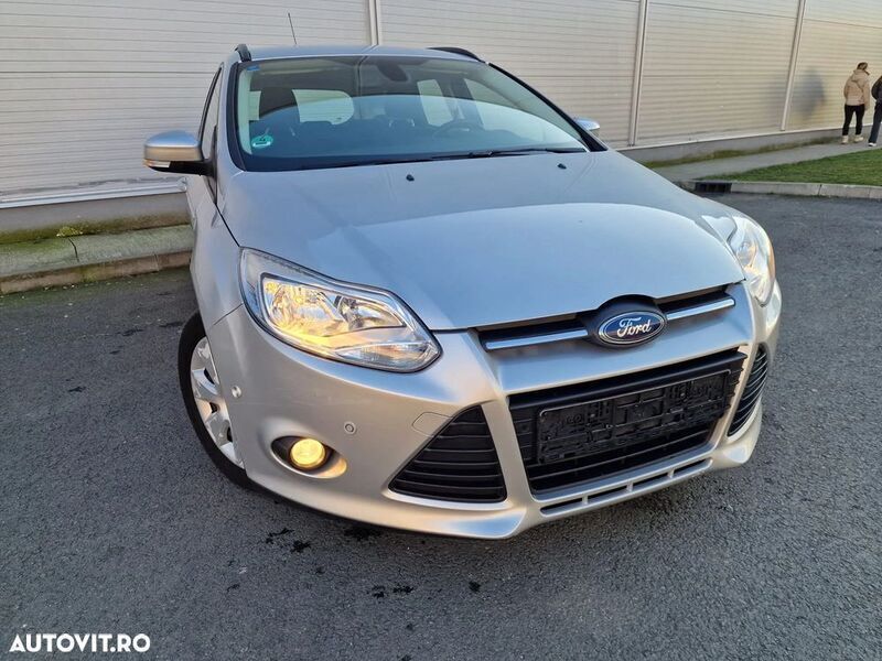 Gri Utilizat 2012 Ford Focus Champions Edition Break | 4.450 EUR (Preț OK) - Imagine 1/4