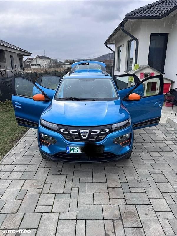 Second-hand Dacia Spring Essentiel 33 kW (45 CP) 2023 Culoarealbastru Hatchback