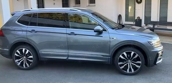 Gri Utilizat 2019 VW Tiguan Allspace R-line SUV | 26.000 EUR (Scump) - Imagine 1/4
