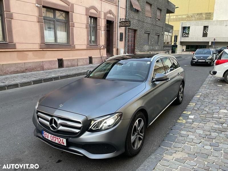 Gri Utilizat 2018 Mercedes E220 Break | 20.500 EUR (Super Preț) - Imagine 1/4
