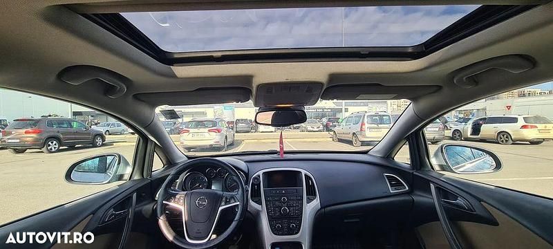 Culoareargint Utilizat 2015 Opel Astra Active Break | 3.950 EUR (Preț bun) - Imagine 1/4