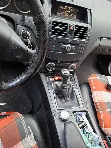 Utilizat 2009 Mercedes C200 Berlinǎ | 6.000 EUR (Puțin scump) - Imagine 1/4