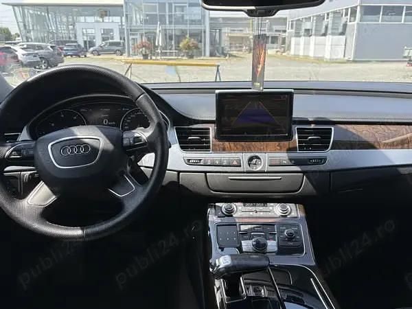 Second-hand Audi A8 245 CP (180 kW) 2011 Berlinǎ