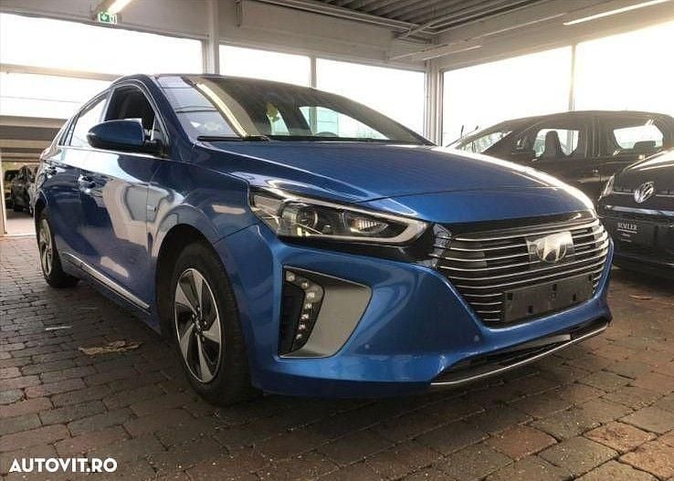 Second-hand Hyundai Ioniq 105 CP (77 kW) 2017 Culoarealbastru Hatchback