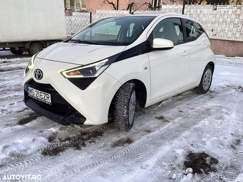 Culoarealb Utilizat 2021 Toyota Aygo X-play Hatchback | 8.100 EUR (Preț OK) - Imagine 1/4