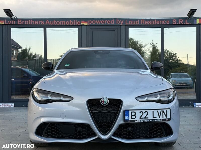Gri Utilizat 2024 Alfa Romeo Giulia Veloce Berlinǎ | 37.393 EUR - Imagine 1/4