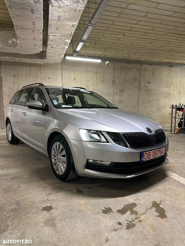 Second-hand Skoda Octavia Ambition 116 CP (85 kW) 2018 Culoareargint Break