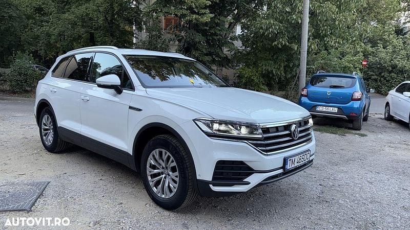 Culoarealb Utilizat 2020 VW Touareg Style SUV | 30.800 EUR - Imagine 1/4