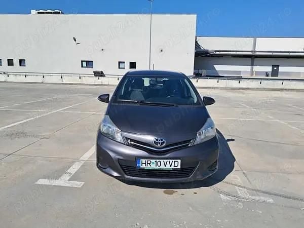 Second-hand Toyota Yaris 70 CP (51 kW) 2014 Gri Berlinǎ