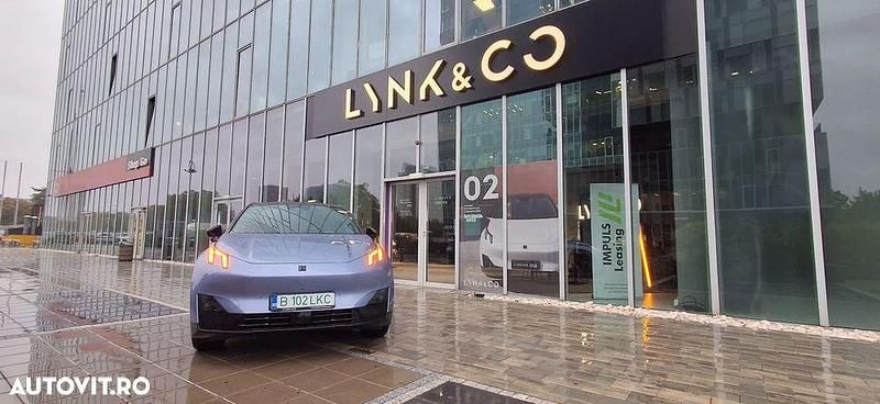 Second-hand Lynk & Co 02 200 kW (272 CP) 2024 Culoarealbastru Hatchback