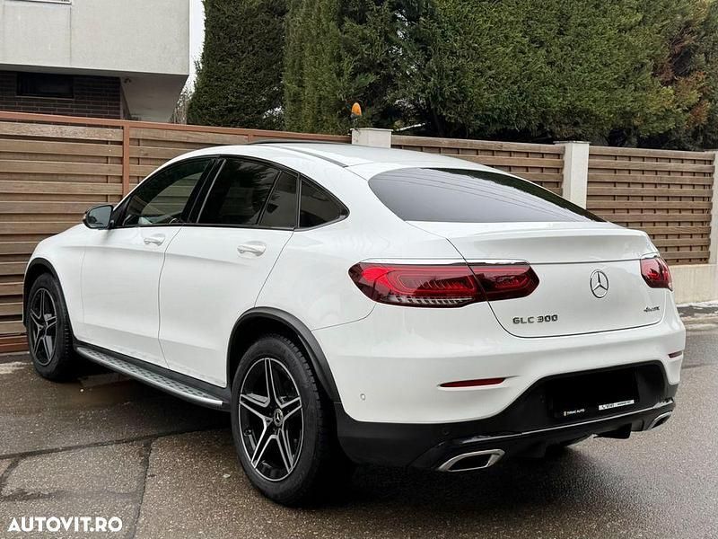 Second-hand Mercedes GLC300 258 CP (189 kW) 2019 Culoarealb SUV