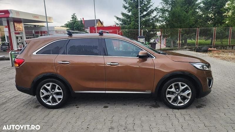 Second-hand Kia Sorento Platinum Edition 200 CP (147 kW) 2016 Culoaremaro SUV