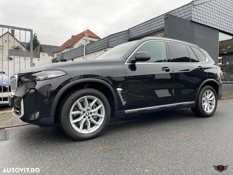 Culoarenegru Utilizat 2024 BMW X5 Sport Line SUV | 68.116 EUR (Preț OK) - Imagine 1/4