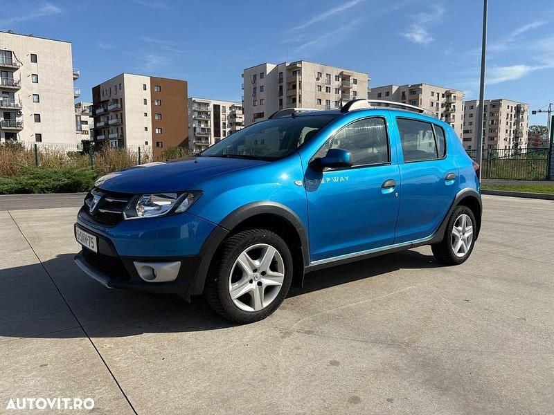 Culoarealbastru Utilizat 2014 Dacia Sandero Prestige Hatchback | 4.500 EUR (Preț bun) - Imagine 1/4