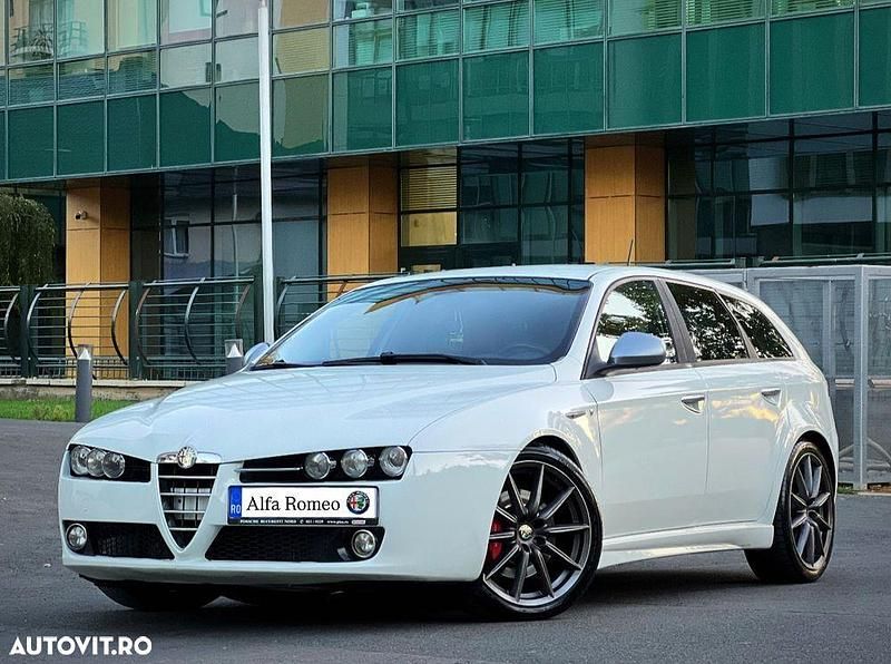 Culoarealb Utilizat 2012 Alfa Romeo 159 Break | 5.700 EUR (Scump) - Imagine 1/4