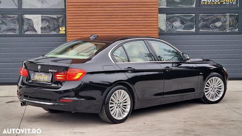 Second-hand BMW 320 Luxury Line 184 CP (135 kW) 2013 Culoarenegru Berlinǎ