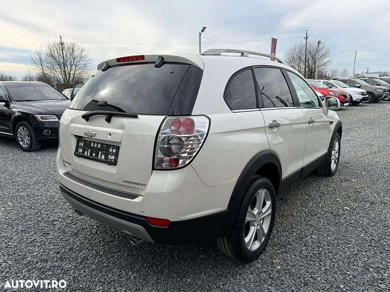 Second-hand Chevrolet Captiva LTZ 184 CP (135 kW) 2012 Culoarealb SUV