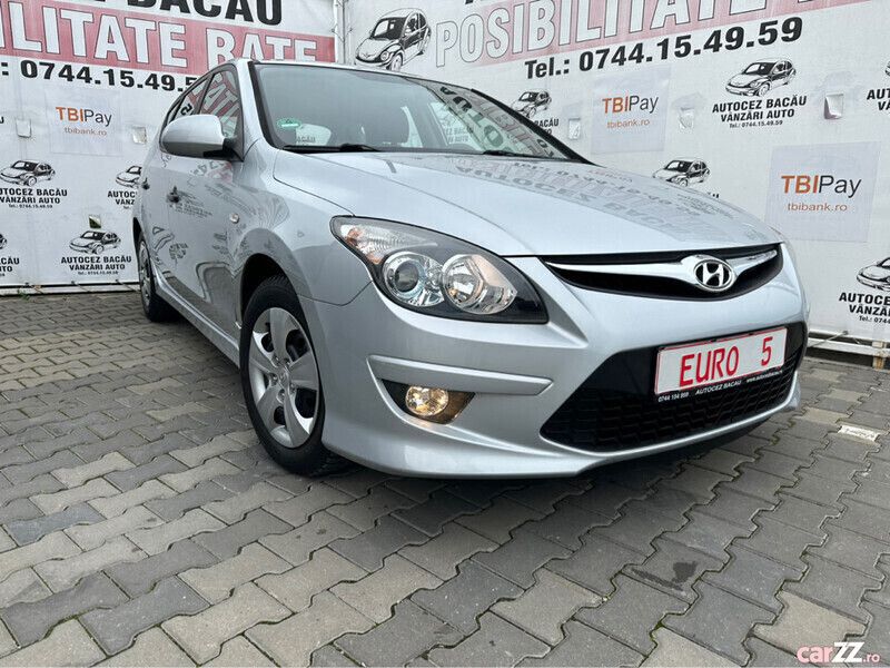 Gri Utilizat 2011 Hyundai i30 Hatchback | 5.990 EUR - Imagine 1/4