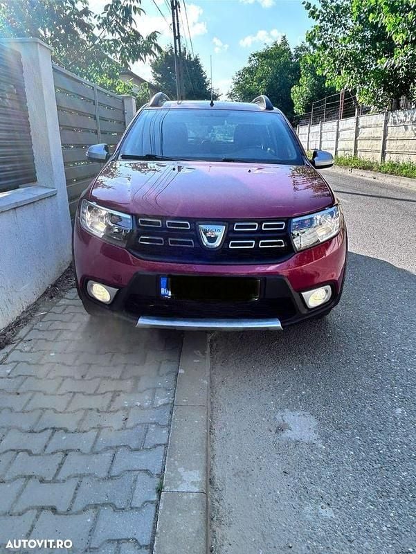 Rosu Utilizat 2018 Dacia Sandero Stepway Hatchback | 7.990 EUR (Preț OK) - Imagine 1/4