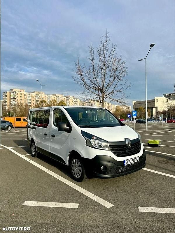 Culoarealb Utilizat 2015 Renault Trafic Authentique Van | 11.900 EUR (Super Preț) - Imagine 1/4