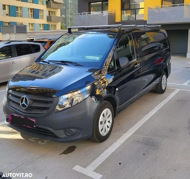 Culoarenegru Utilizat 2021 Mercedes Vito Monovolum | 22.500 EUR - Imagine 1/4