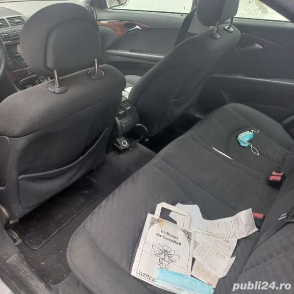 Utilizat 2004 Mercedes 220 Berlinǎ | 1.190 EUR - Imagine 1/4