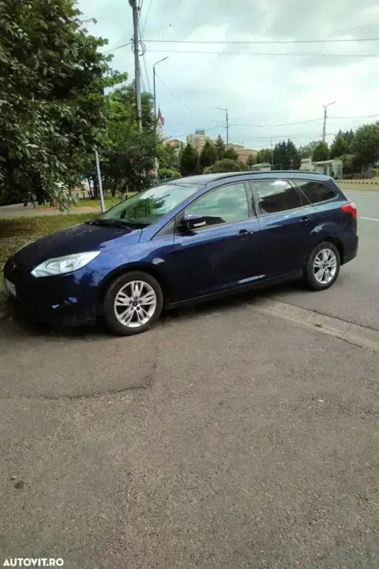 Albastru Utilizat 2011 Ford Focus Break | 4.850 EUR (Puțin scump) - Imagine 1/4