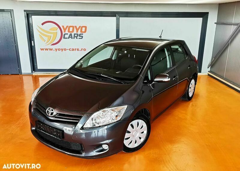 Gri Utilizat 2011 Toyota Auris Hatchback | 5.990 EUR (Scump) - Imagine 1/4