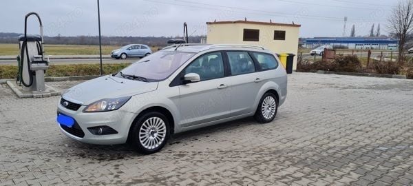 Gri Utilizat 2010 Ford Focus Break | 3.650 EUR (Preț OK) - Imagine 1/4