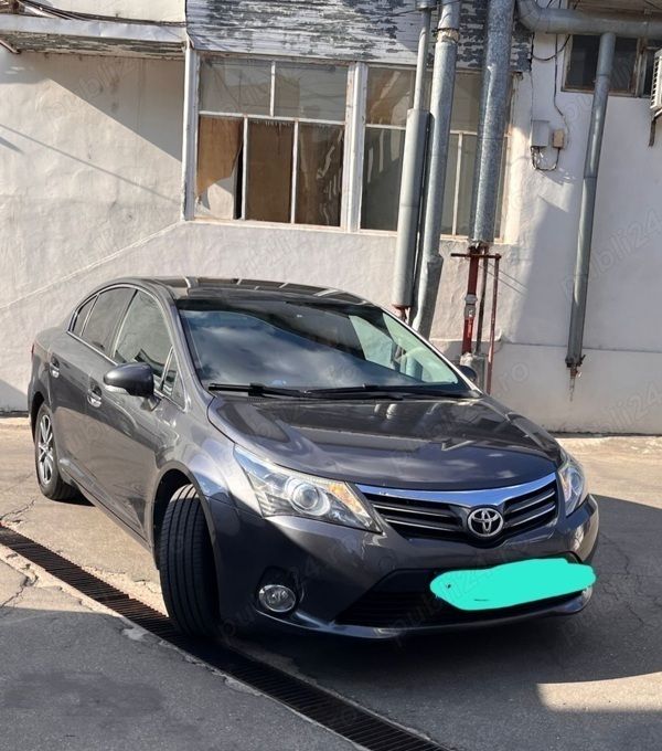 Utilizat 2012 Toyota Avensis Berlinǎ | 7.490 EUR (Preț OK) - Imagine 1/4
