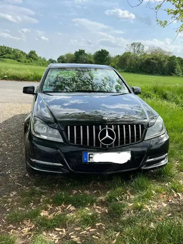 Utilizat 2011 Mercedes 200 Berlinǎ | 7.000 EUR - Imagine 1/4